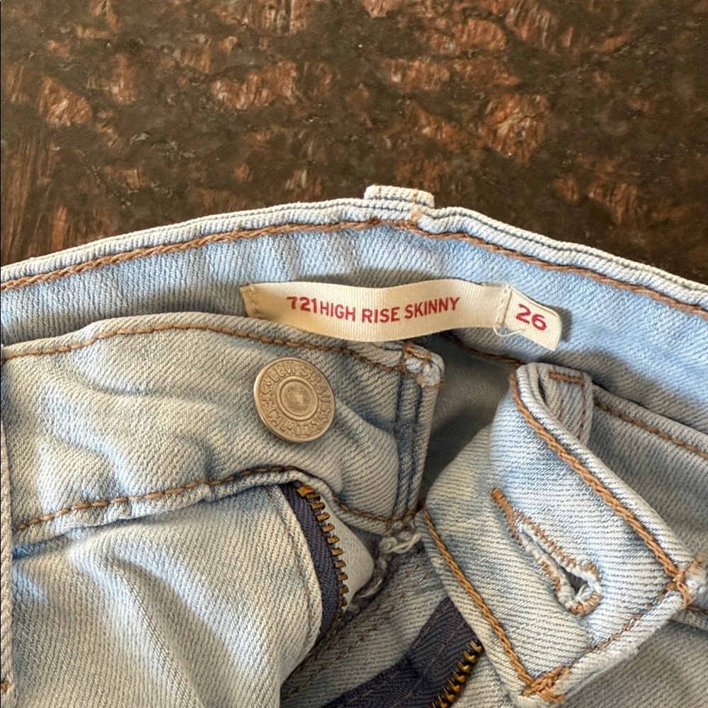 Levi’s Women's Light Blue High Rise Skinny Jeans Size 26